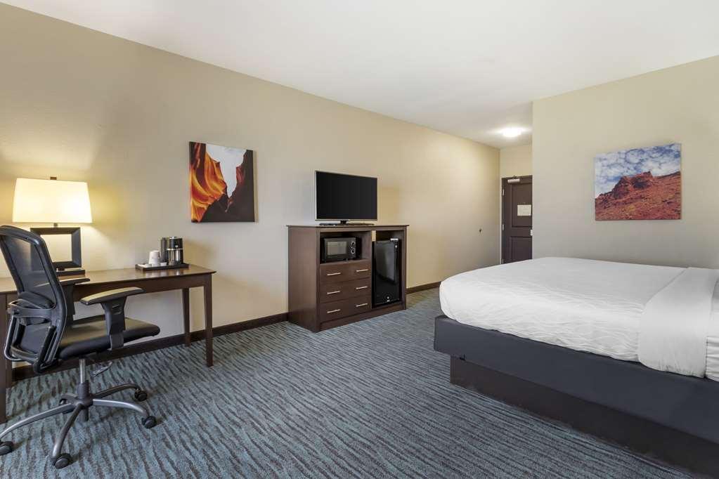 Best Western Plus Longhorn Inn & Suites Luling Quarto foto