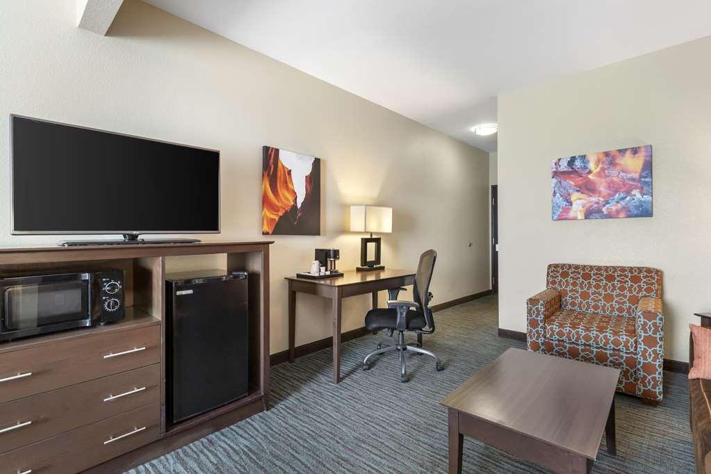 Best Western Plus Longhorn Inn & Suites Luling Quarto foto