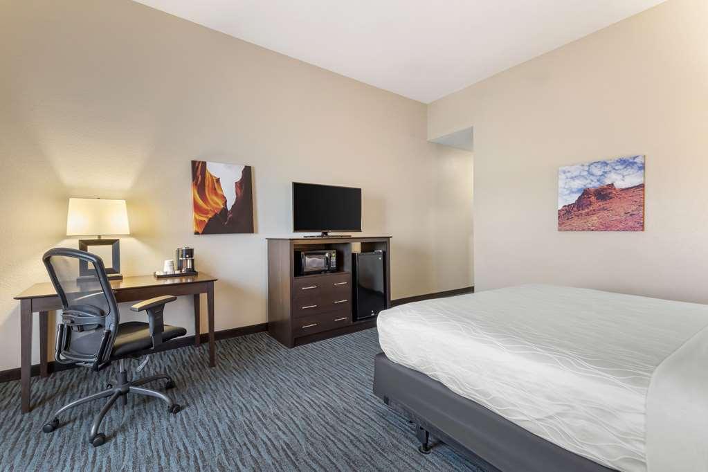 Best Western Plus Longhorn Inn & Suites Luling Quarto foto