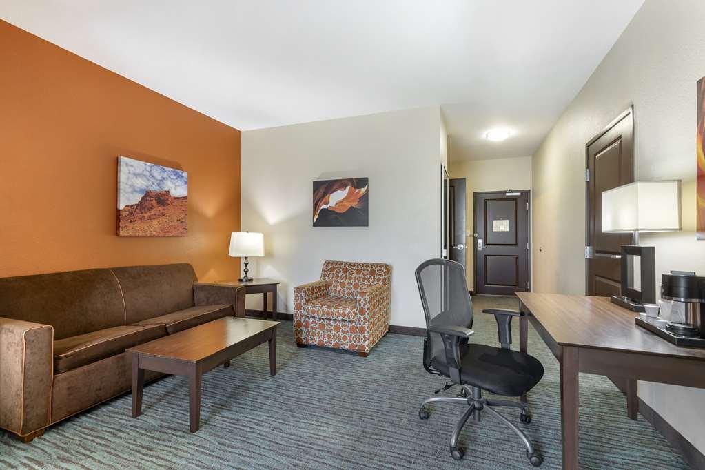 Best Western Plus Longhorn Inn & Suites Luling Quarto foto