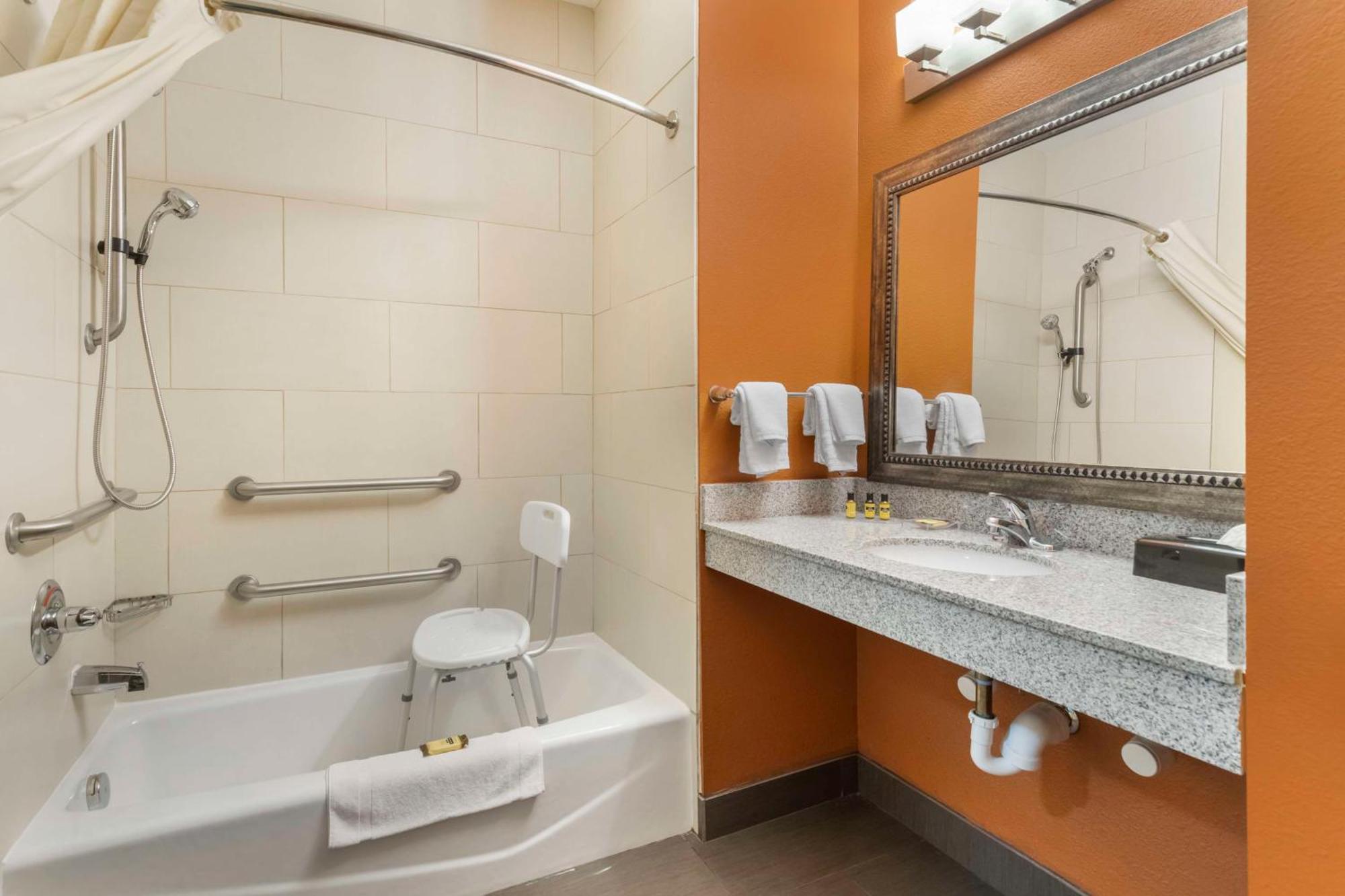 Best Western Plus Longhorn Inn & Suites Luling Exterior foto