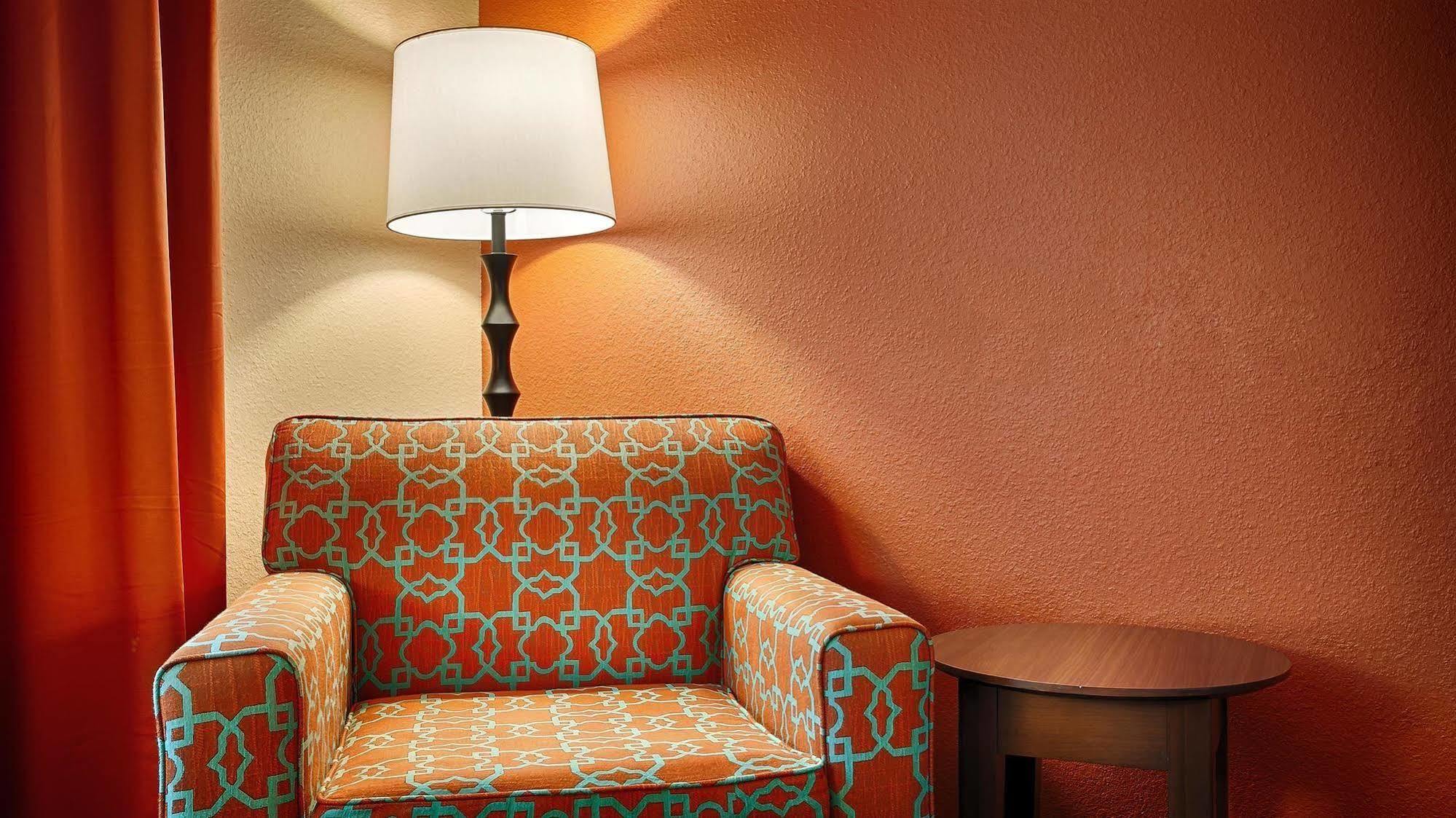 Best Western Plus Longhorn Inn & Suites Luling Exterior foto